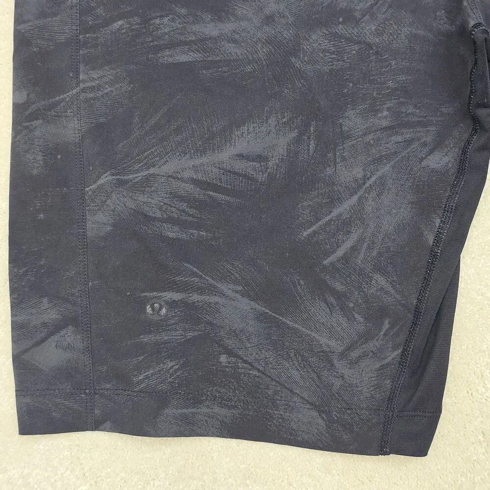 Lululemon Shorts Men's M Black Workout Athletic Shorts 11